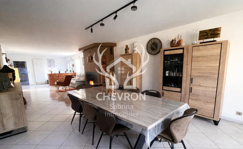 Maison - 181 m² - 6 pièces