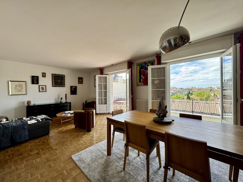 Appartement - 181 m² - 5 pièces