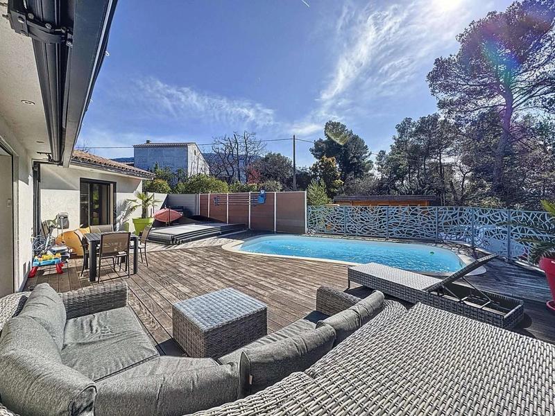 Maison - 143 m² - 5 pièces