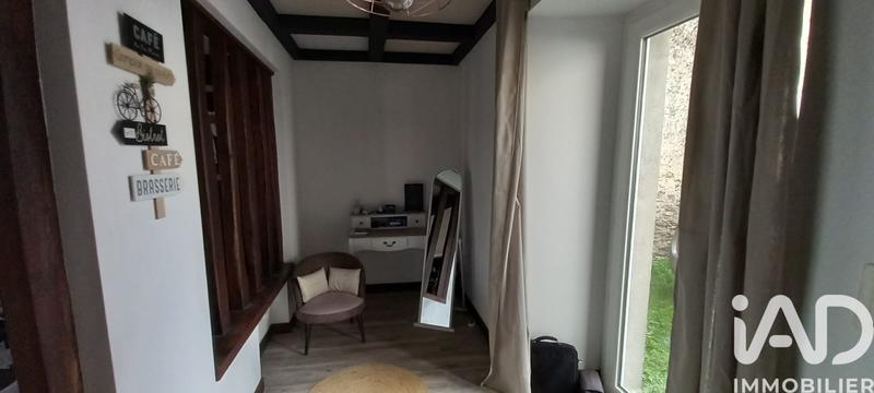 Maison - 213 m² - 9 pièces