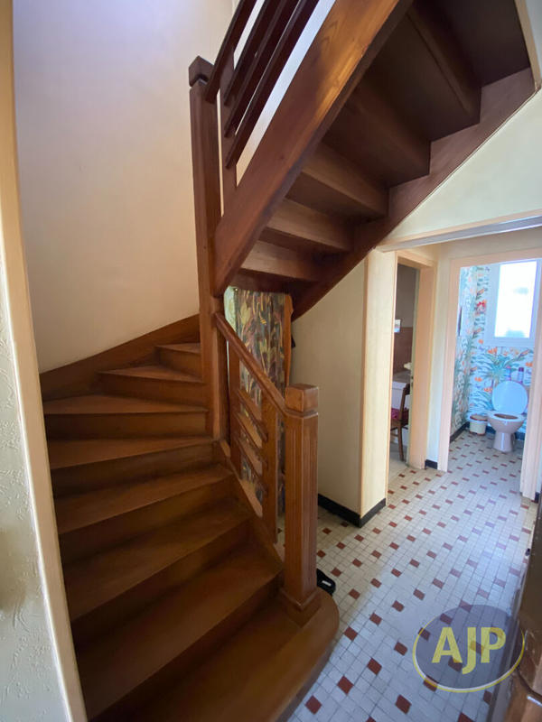 Maison - 90 m² - 5 pièces