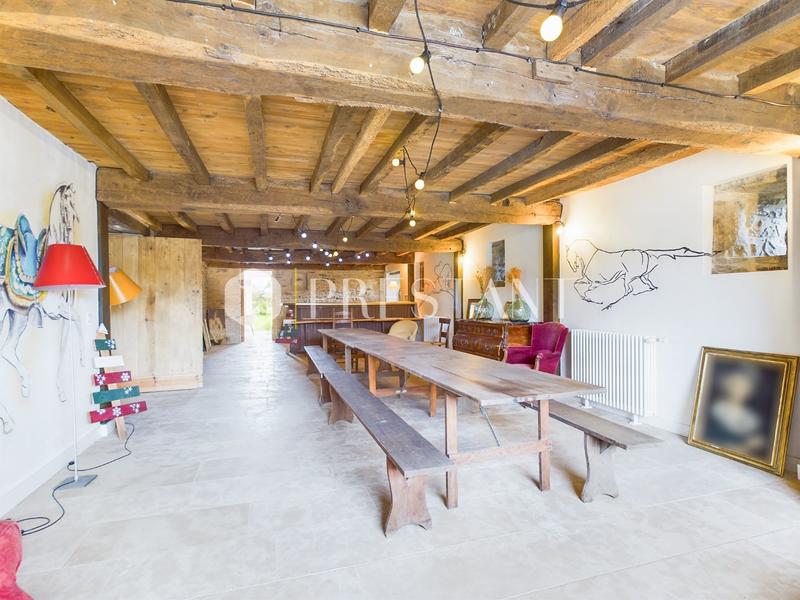 Maison - 410 m² - 10 pièces