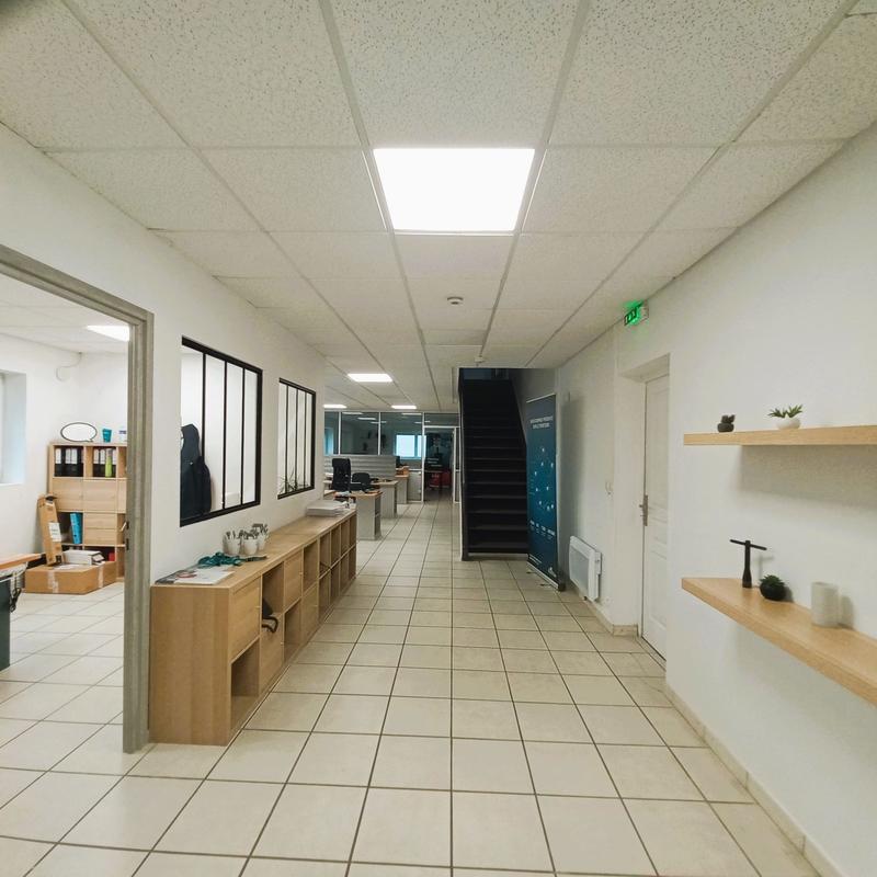 Local d'activités - 691 m²