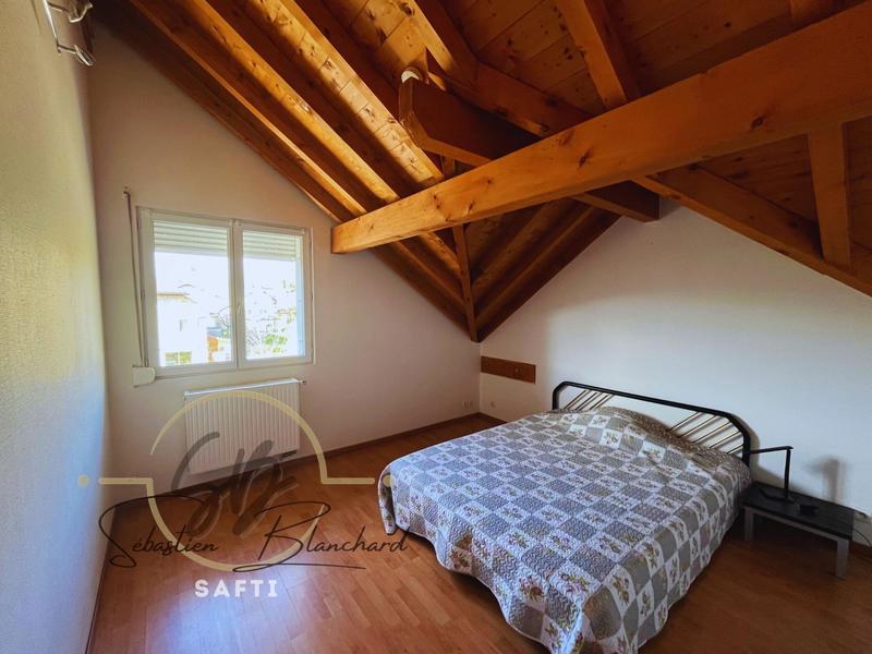 Maison - 222 m² - 9 pièces