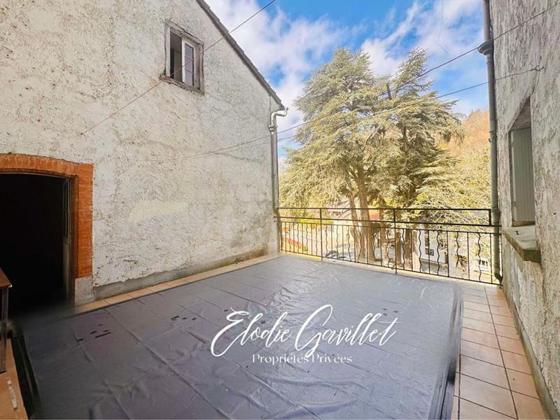 Maison - 304 m² - 11 pièces