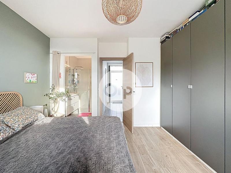 Appartement - 93 m² - 4 pièces