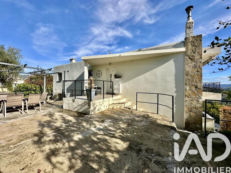 Maison - 122 m² - 5 pièces