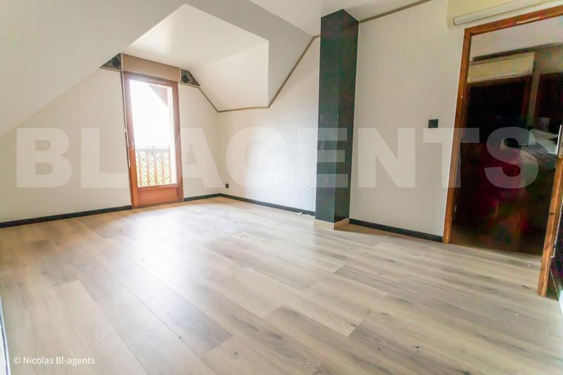 Pavillon - 130 m² - 6 pièces