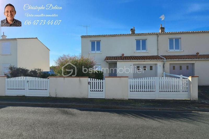 Maison traditionnelle - 90 m² - 4 pièces