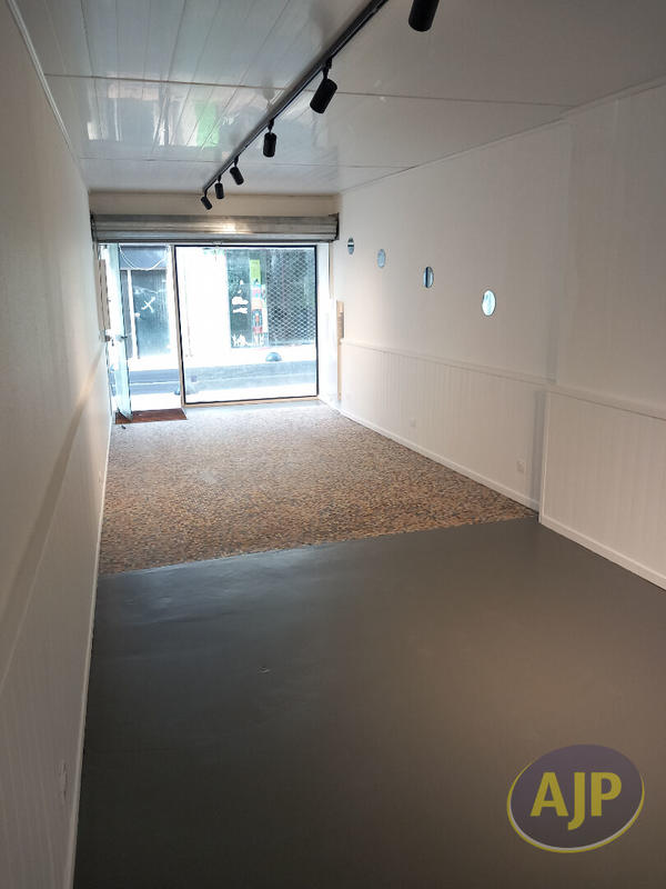 Local commercial - 44 m² - 1 pièce