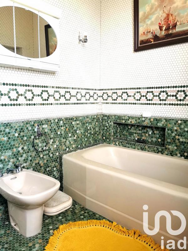 Maison - 250 m² - 13 pièces