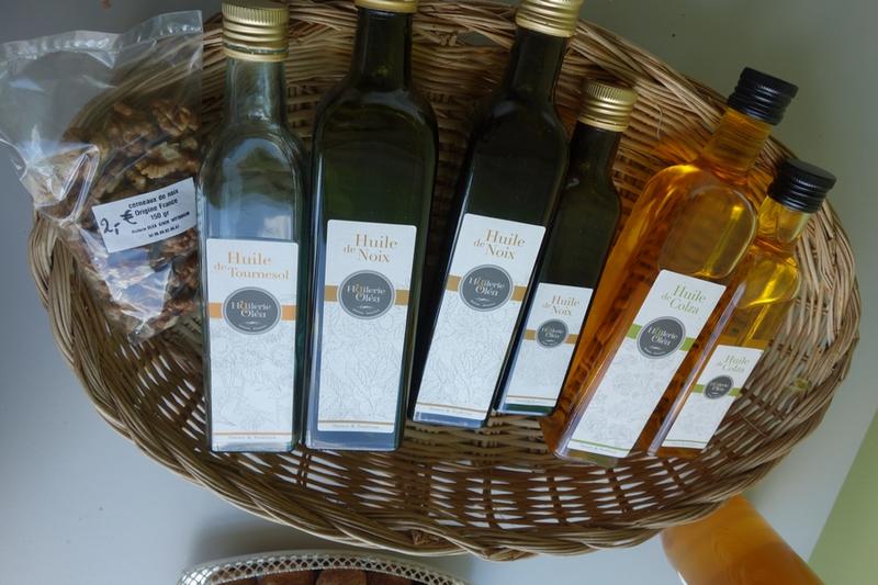 Visite d'une huilerie artisanale à noix