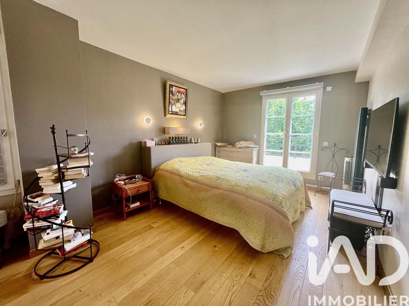 Maison - 213 m² - 8 pièces