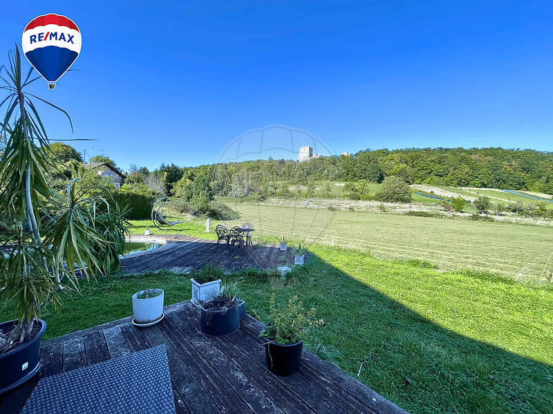 Château - 240 m² - 9 pièces