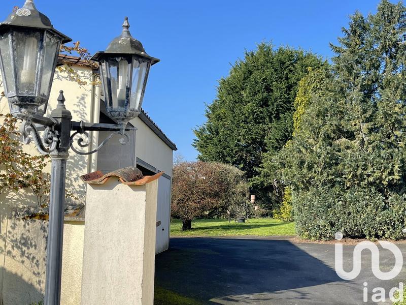 Maison - 303 m² - 12 pièces