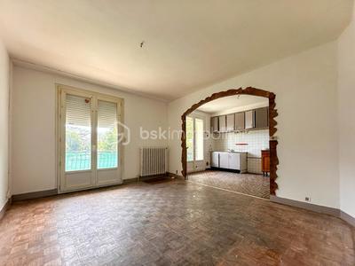 Immeuble - 196 m² - 11 pièces