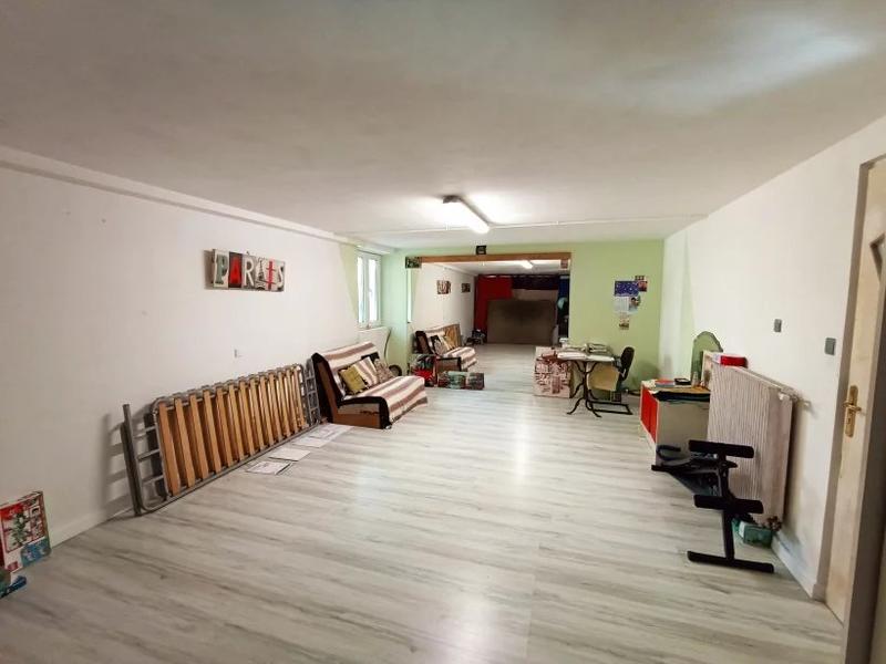 Maison - 213 m² - 9 pièces