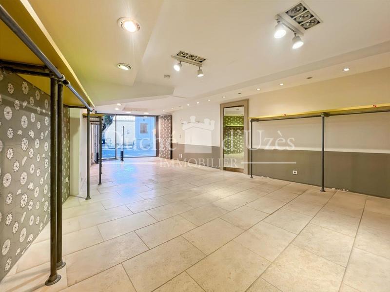 Local commercial - 80 m² - 3 pièces