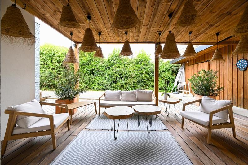 Maison - 270 m² - 7 pièces