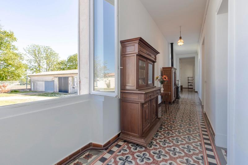 Château - 430 m² - 11 pièces