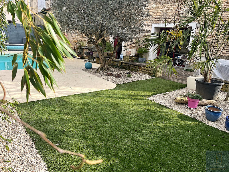 Maison - 260 m² - 7 pièces