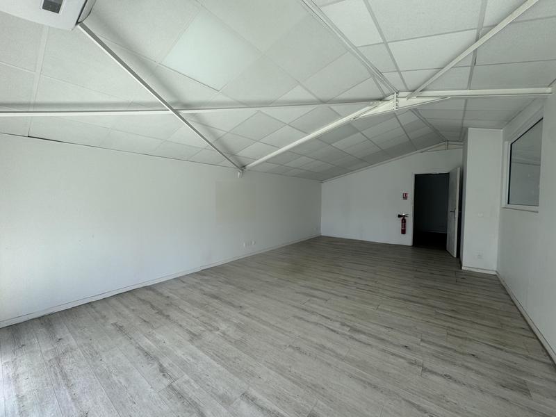 Local commercial - 181 m²