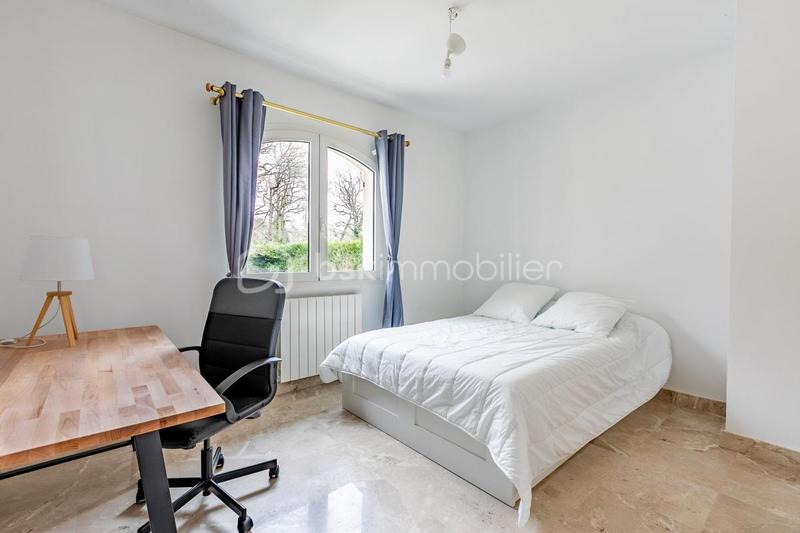 Propriété - 453 m² - 9 pièces