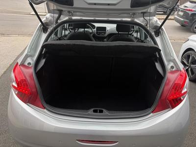 Peugeot 208 1.2 VTi 82 Active - 4 options incluses