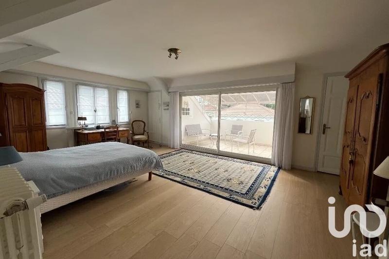 Maison de ville - 284 m² - 11 pièces