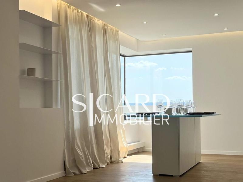 Appartement - 94 m² - 4 pièces