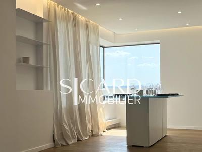 Appartement - 94 m² - 4 pièces