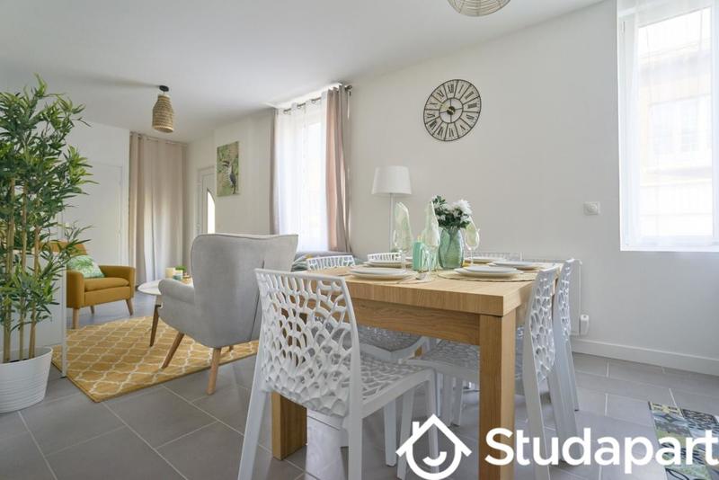 Chambre - 11 m² - 1 pièce