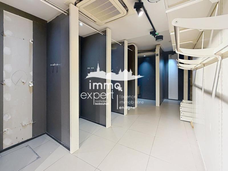 Local commercial - 216 m²