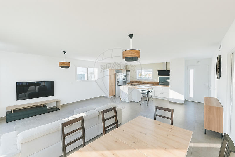 Maison - 104 m² - 4 pièces