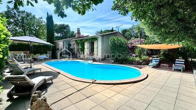 Maison traditionnelle - 142 m² - 6 pièces