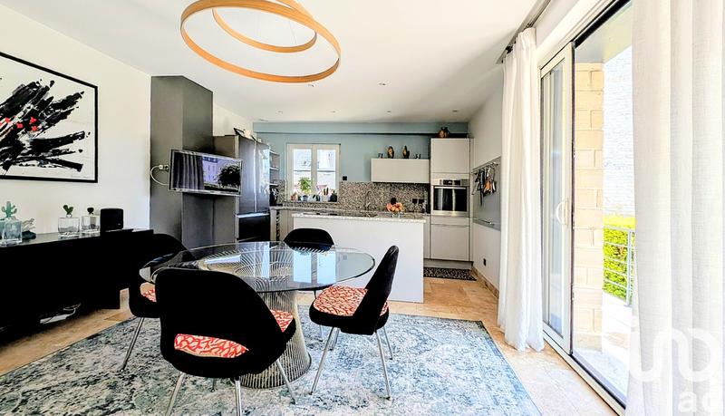 Maison - 185 m² - 7 pièces