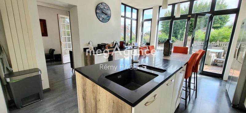 Maison - 200 m² - 7 pièces