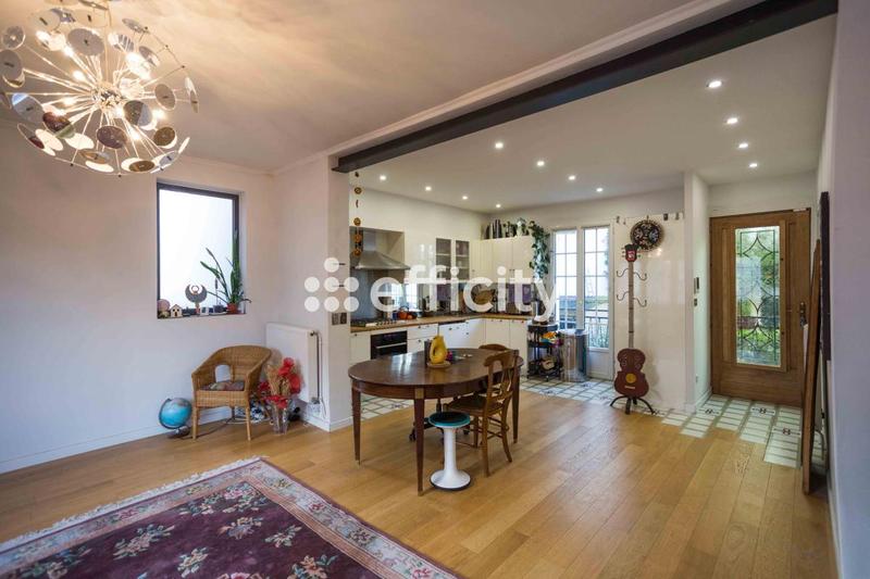 Maison - 170 m² - 8 pièces