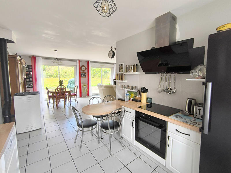 Maison - 93 m² - 5 pièces