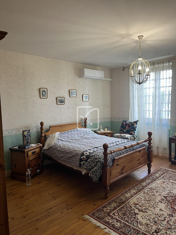 Maison - 310 m² - 10 pièces