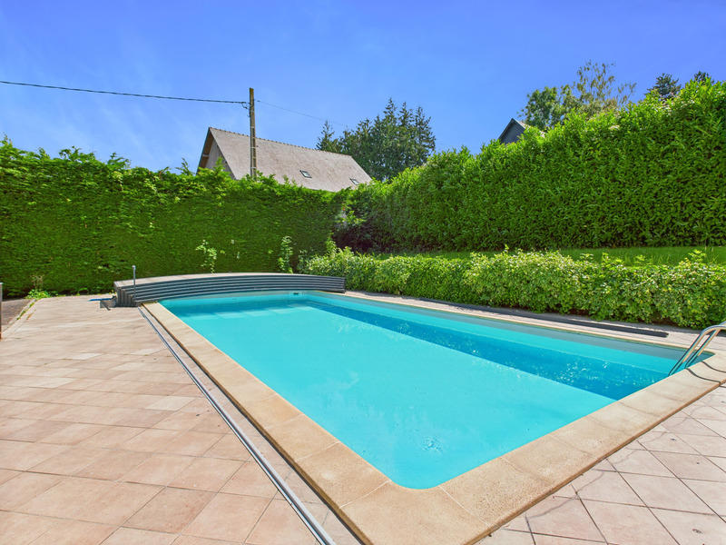 Maison - 230 m² - 7 pièces