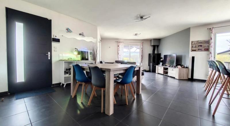 Maison - 95 m² - 4 pièces