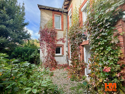 Maison - 180 m² - 9 pièces