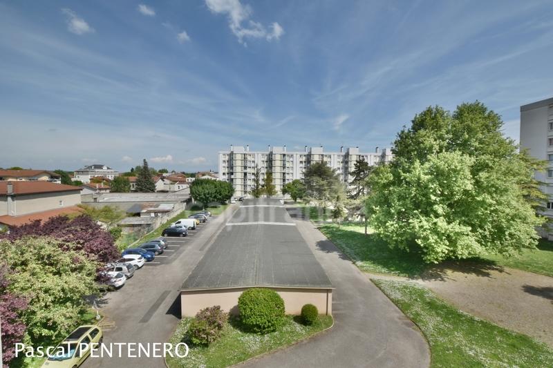 Appartement - 80 m² - 4 pièces