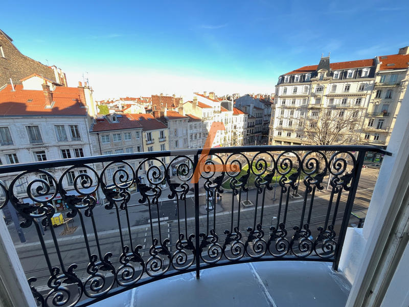 Appartement - 122 m² - 5 pièces