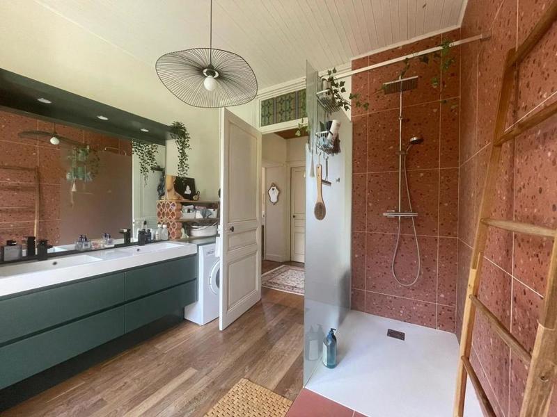 Propriété - 136 m² - 5 pièces