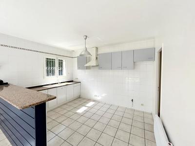 Maison - 88 m² - 4 pièces