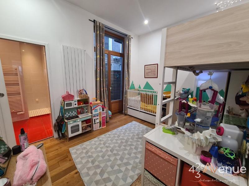 Appartement - 77 m² - 3 pièces