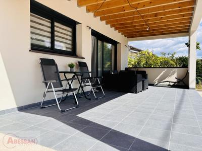 Villa - 100 m² - 4 pièces