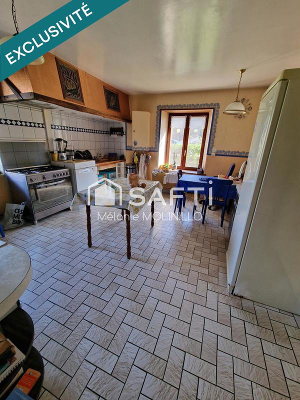 Maison - 300 m² - 14 pièces